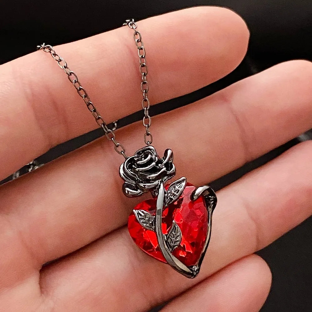 Collier Cœur Anatomique Rouge Gothique – Pendentif Argenté Y2K pour Femme